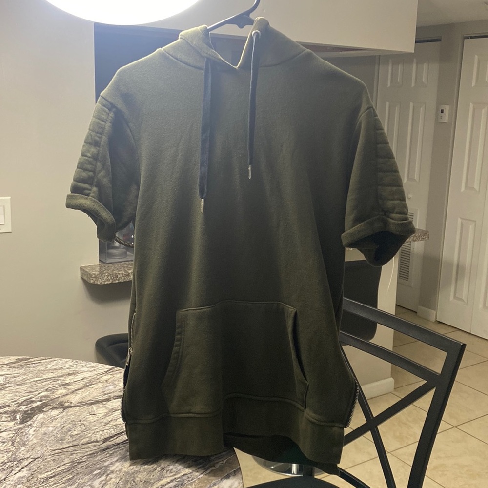 Unisex Army green short sleeve hoodie with adjustable side zippers